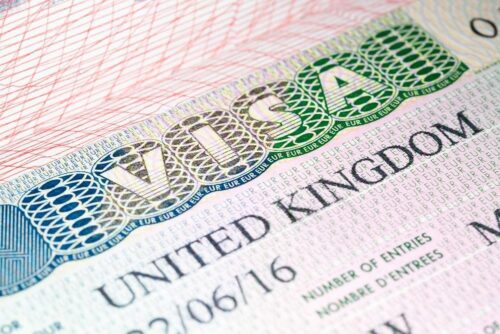 Великобритания выдаст 5000 виз дальнобойщикам